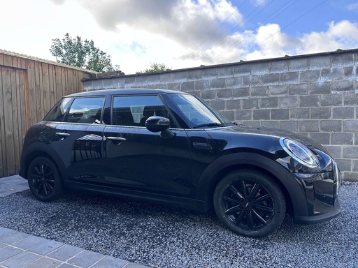 MINI Cooper 1.5iA Led Navigatie Lineass BT Pdc Carplay Slechts 84000km